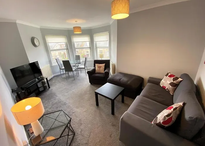 New Super 2 Bedroom Flat In Falkirk