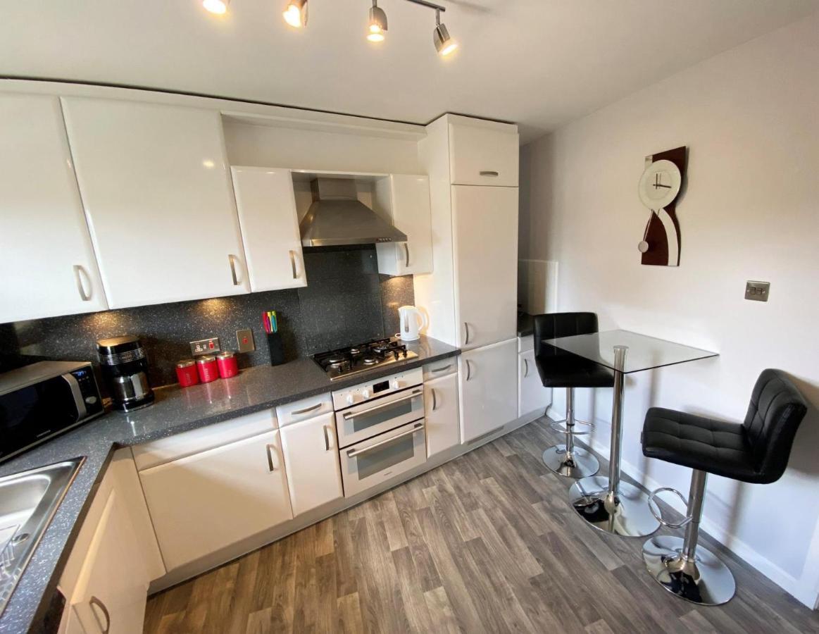 New Super 2 Bedroom Flat In Apartment Falkirk