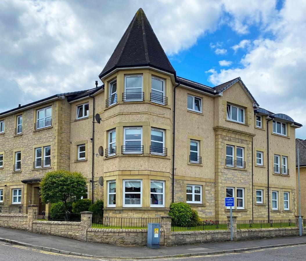 New Super 2 Bedroom Flat In Apartment *