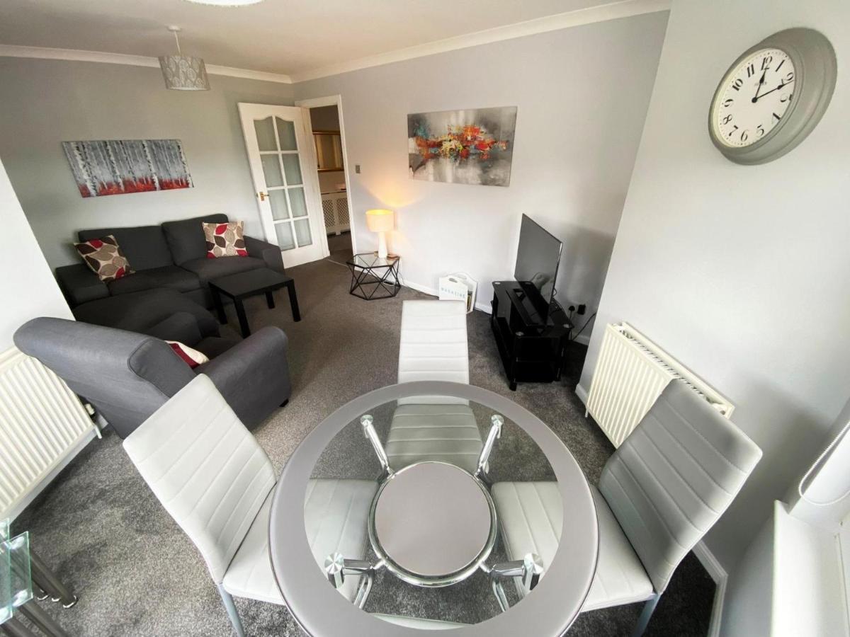 New Super 2 Bedroom Flat In Appartement